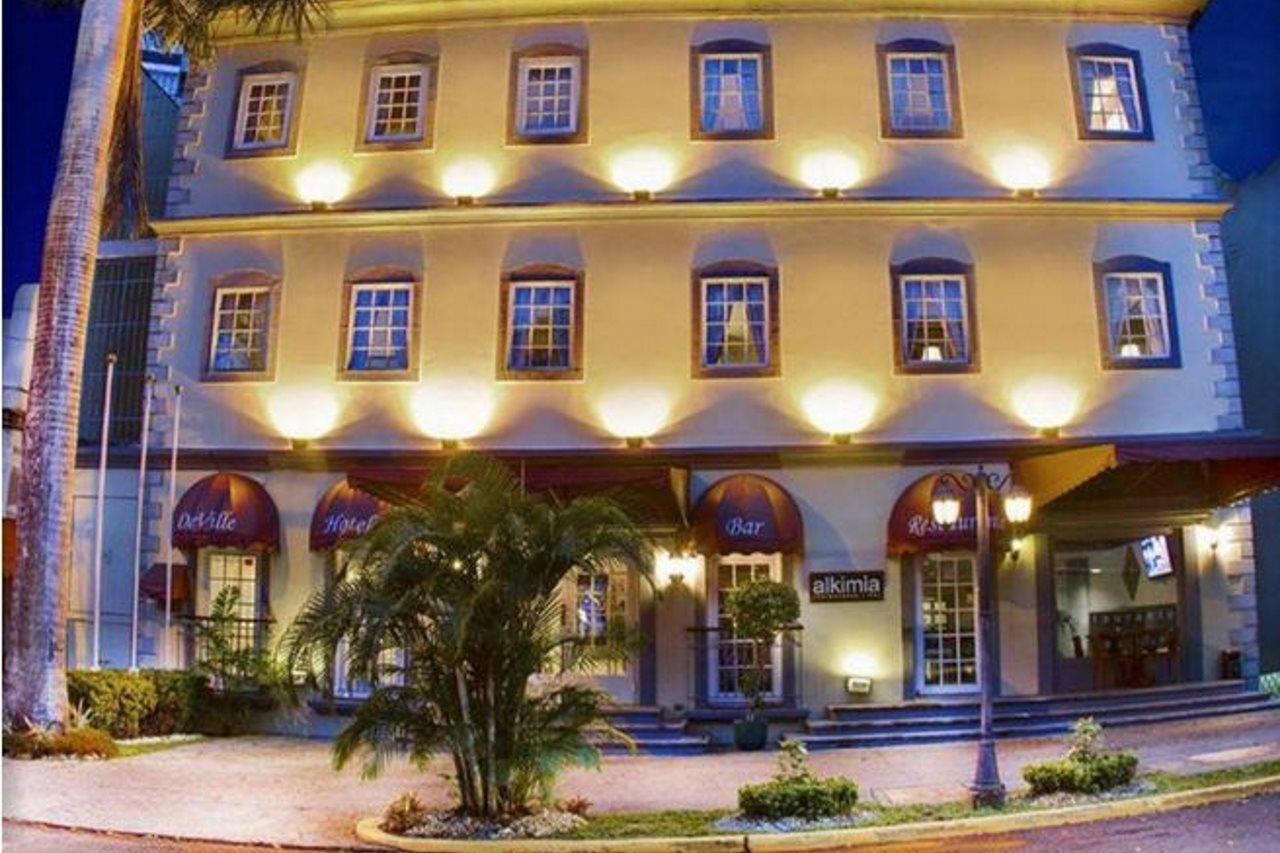 Deville Hotel Panama Stadt Exterior foto
