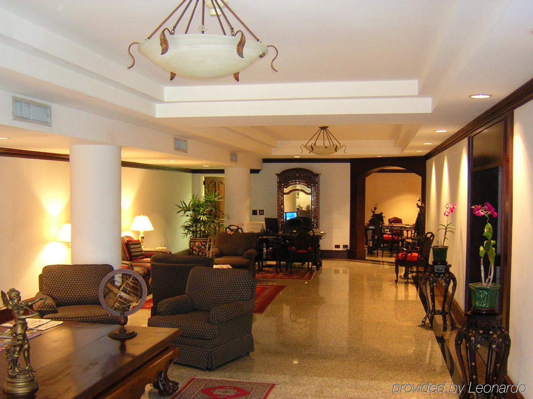 Deville Hotel Panama Stadt Exterior foto